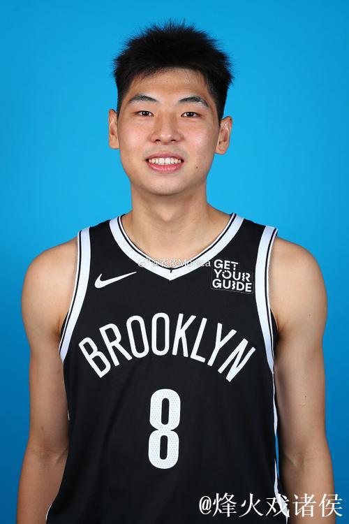 崔永熙新赛季身披8号球衣 官方身高确定为1米98 崔永熙新赛季身披8号球衣 官方身高确定为1米98